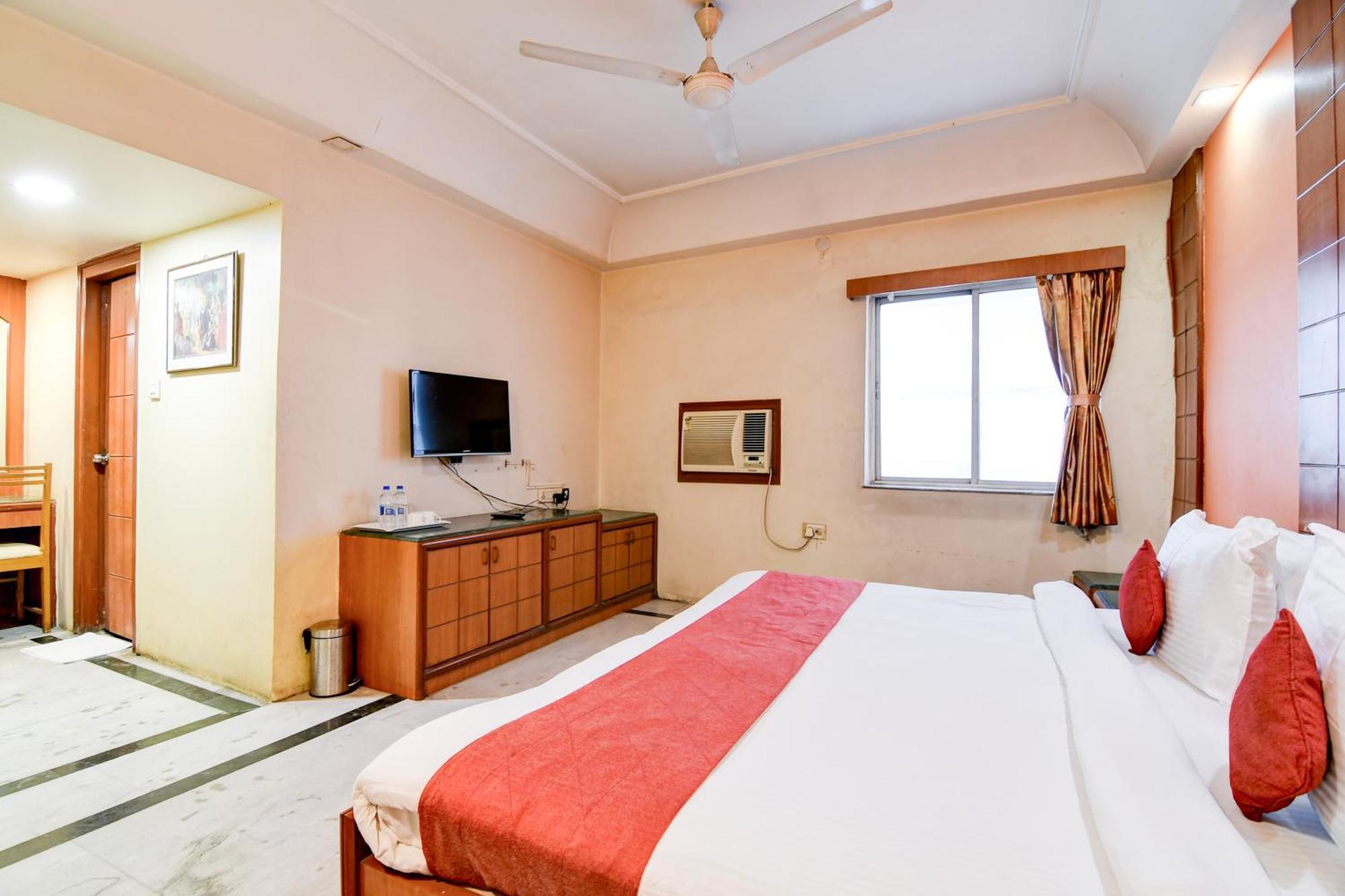 Hotel King'S Crown Καλκούτα Εξωτερικό φωτογραφία